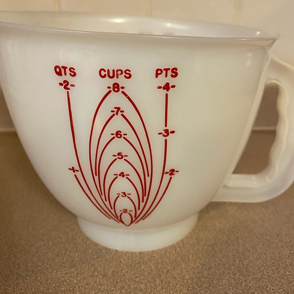 Vintage Tupperware Measuring Cup with Red Markings - Picture 5 of 10